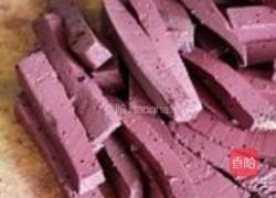 韭菜炒猪血and西葫芦炒蛋的做法图解1