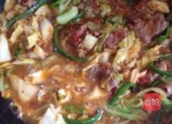 酱闷卷心菜和猪肉的做法图解4