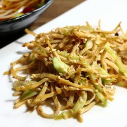 秋黄瓜拌豆腐丝的做法[图]