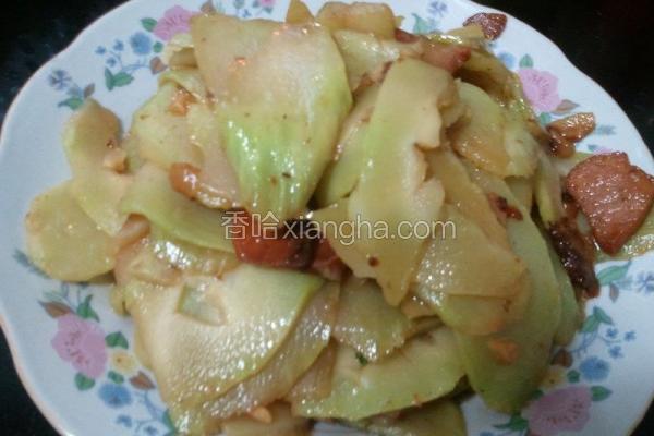 西兰花菜根炒腊肉