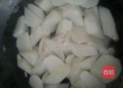 竹荪大骨萝卜汤的做法图解3