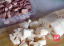 藕块炖鸭肉的做法图解5