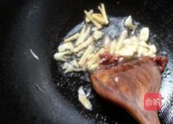 小海鱼干炒茄子的做法图解5