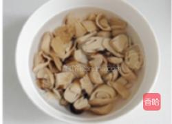 草菇炒塌菜的做法图解1