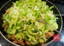 芹菜炒猪肉末的做法图解8