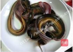 沙茶炒鳝丝的做法图解1