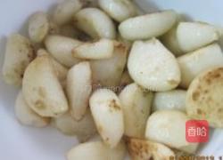 蒜子鲶鱼的做法图解5