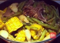 玉米山药芸豆炖排骨的做法图解1