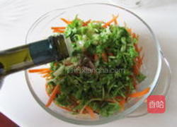 黑木耳拌海蜇丝的做法图解7