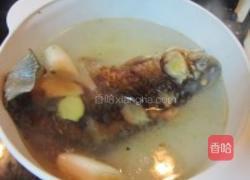 豆腐蘑菇炖鲫鱼的做法图解7