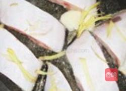 酱焖踏板鱼的做法图解1