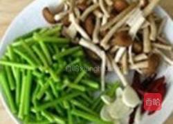 腊味蒜薹的做法图解1