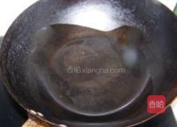 卷心菜炒猪耳丝的做法图解2