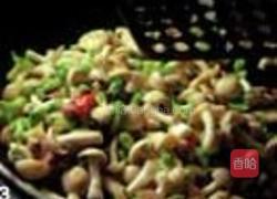 本菇炒鸡丁的做法图解3