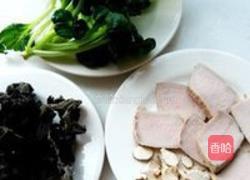 白芷木耳塔菇菜汤的做法图解1