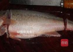 孔雀开屏蒸鲈鱼的做法图解2