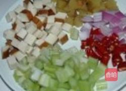 榨菜干子牛肉丁的做法图解2