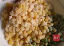 鸭蛋黄玉米粒的做法图解1