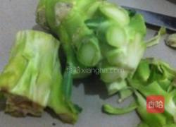 腌西兰花梗的做法图解1
