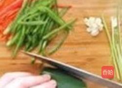 爆炒西瓜皮的做法图解4