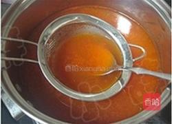 韩国鲜菌辣肥牛汤锅的做法图解1