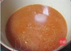 韩国鲜菌辣肥牛汤锅的做法图解3