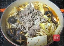 韩国鲜菌辣肥牛汤锅的做法图解5