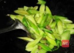 小炒芥蓝片的做法图解6