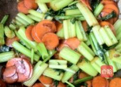 芹菜炒胡萝卜的做法图解5