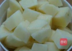 土豆烧肥肠的做法图解6
