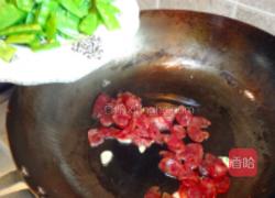 云南腊肠炒扁豆的做法图解4