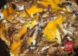 茶树菇炒土鸡蛋的做法图解2