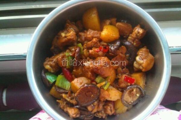 香菇土豆炖鸡块