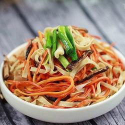 干胡萝卜丝炒豆皮的做法[图]