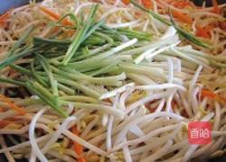 绿豆芽炒红萝卜丝的做法图解8