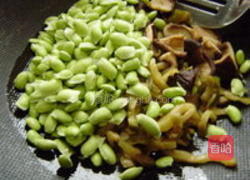 毛豆榨菜炒香菇的做法图解4
