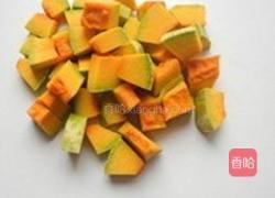 南瓜炖海虾的做法图解1