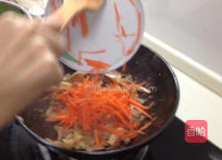 胡萝卜平菇炒香菜的做法图解4