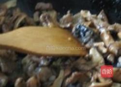 元蘑炒油菜的做法图解2