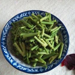 腌香椿梗的做法[图]