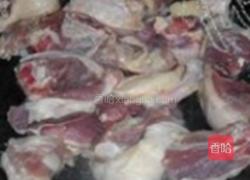腐竹焖鸭腿的做法图解2