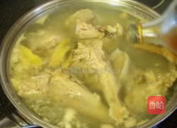 老鸭冬笋汤的做法图解1