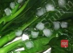 美极白灼芥兰的做法图解1