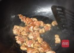 五彩爆鸡丁的做法图解3