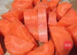 红萝卜木耳排骨汤的做法图解2