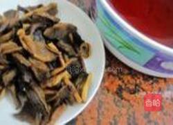 黑人参红烧肉的做法图解2