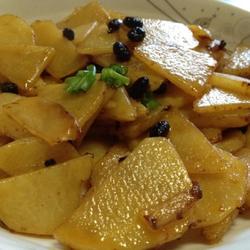 当老干妈遇上土豆片的做法[图]
