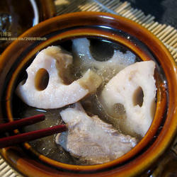 莲藕煨排骨的做法[图]