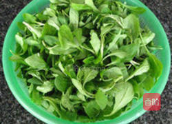 荠菜鲜肉汤团的做法图解1