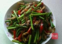 蒜苗梗炒瘦肉条的做法图解3